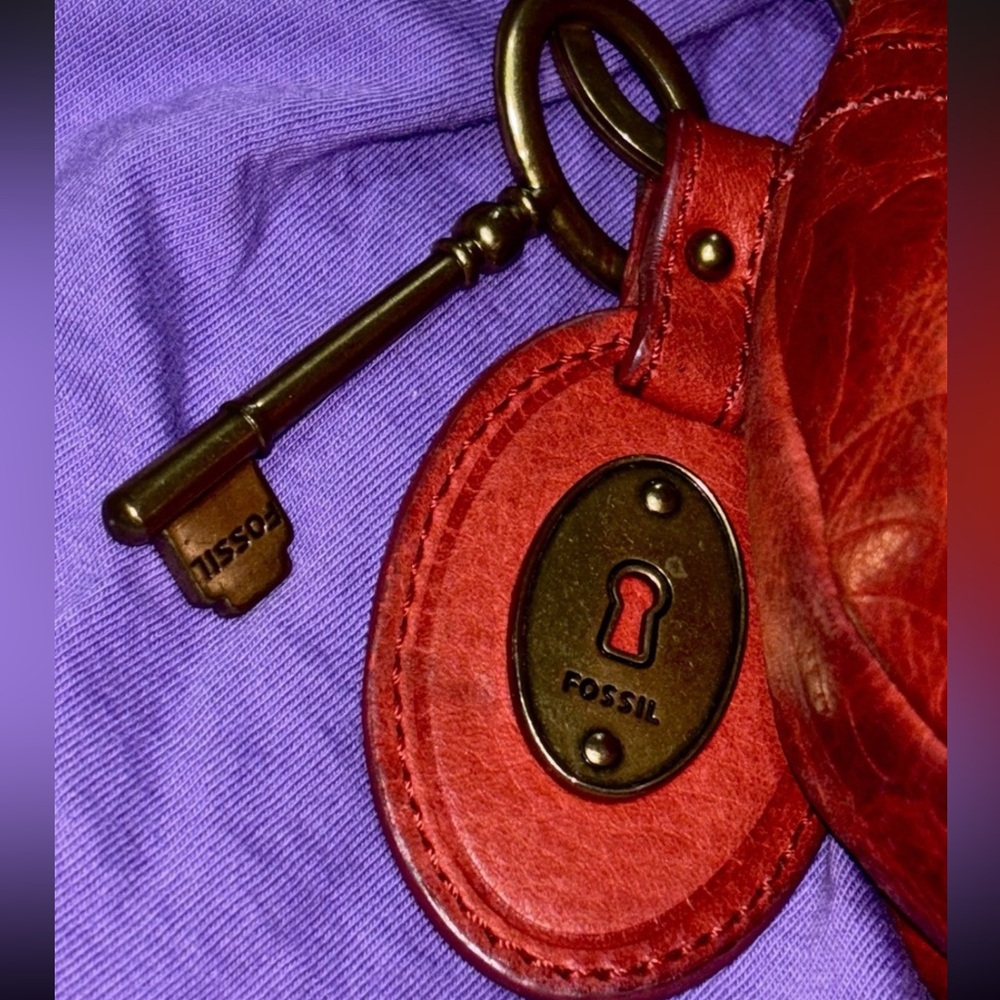 Fossil VTG Talita drawstring Crossbody Hobo bag Tooled Genuine Rust Red Leather - Picture 3 of 9